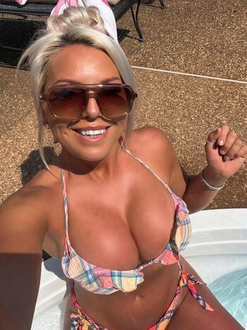 sophieswaney_outdoors