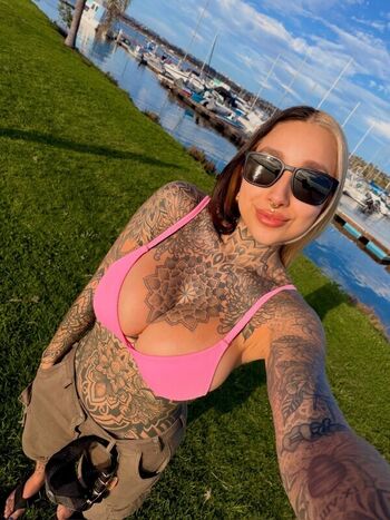 Split_tongue_bri