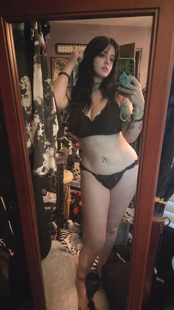 Leaked Spookshowbebe private photo viral onlyfans