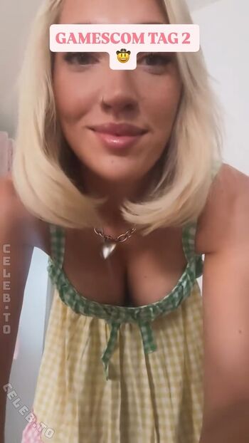 Leaked Starletnova  page private photo viral onlyfans