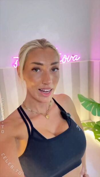 Leaked Starletnova private photo viral onlyfans