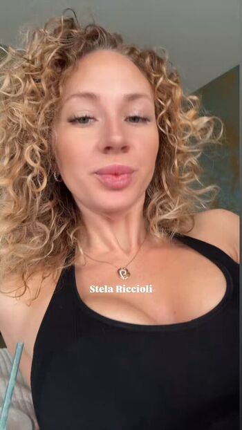 stela_riccioli