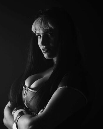 Steph De Lander