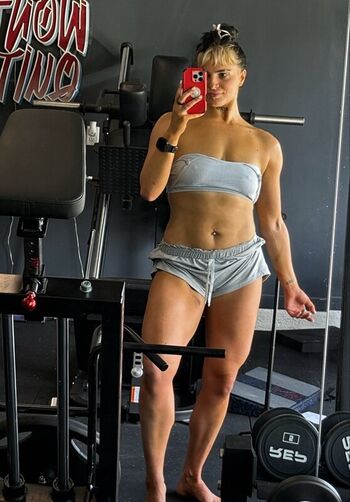 Steph De Lander