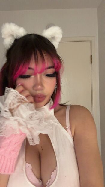 Leaked Strawbarizz private photo viral onlyfans