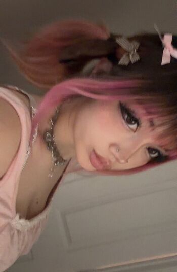 Leaked Strawbarizz private photo viral onlyfans