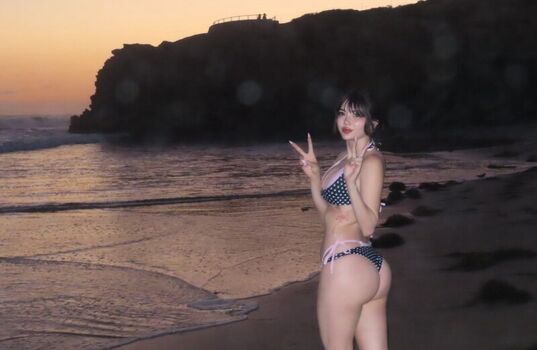 Leaked Strawbarizz page private photo viral onlyfans