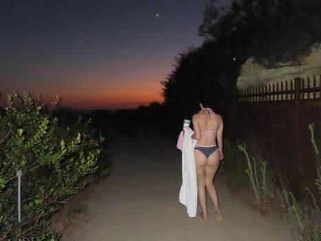 Leaked Strawbarizz page private photo viral onlyfans