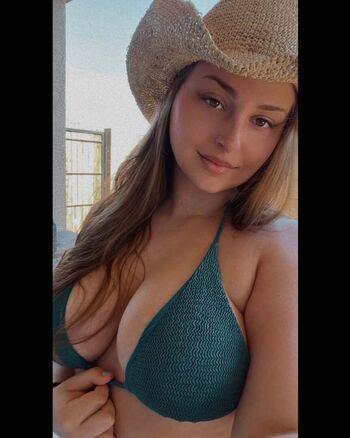 Leaked Strong and curvy women private photo viral onlyfans