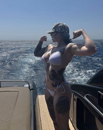 Strongwifu