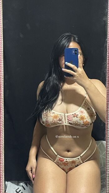 Leaked Strwbrrsh private photo viral onlyfans