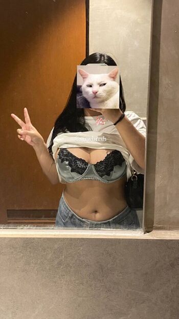 Leaked Strwbrrsh private photo viral onlyfans