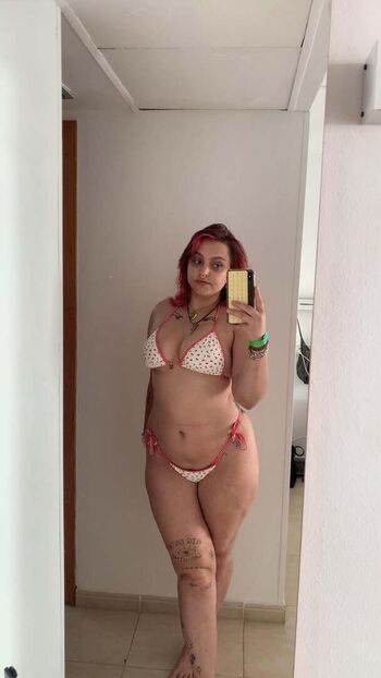 Succibitch002