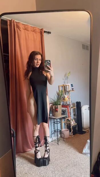 Leaked Suckasaurus private photo viral onlyfans