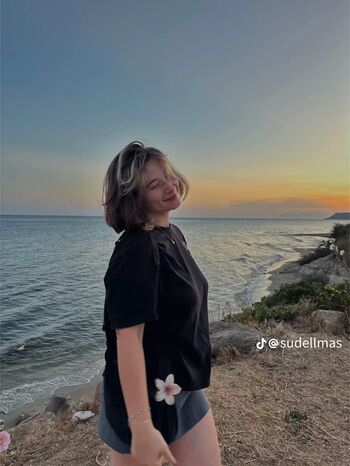 Leaked Sude elmas page private photo viral onlyfans