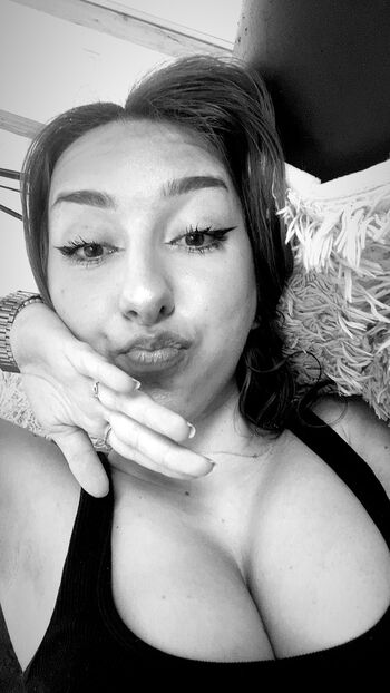 Leaked Sznchqt private photo viral onlyfans