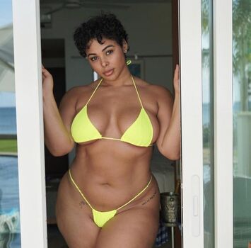 Tabria Majors