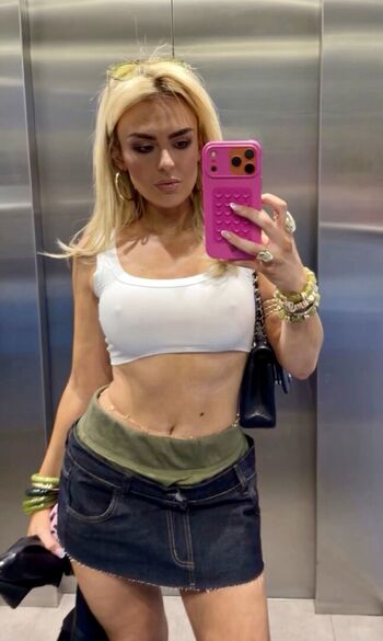 Tallia Storm