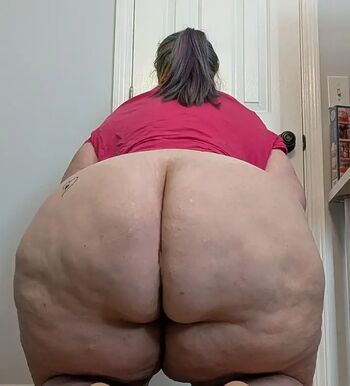 Leaked Tattooed chubby private photo viral onlyfans