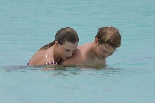 Leaked Taylor swift private photo viral onlyfans