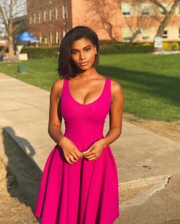 Leaked Taylorrooks private photo viral onlyfans