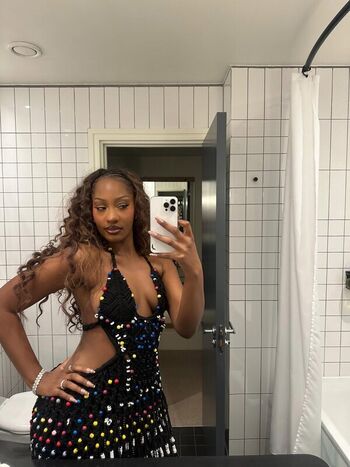 Leaked Amira mae/ private photo viral onlyfans