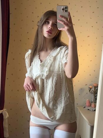 Leaked Laineymae  / private photo viral onlyfans