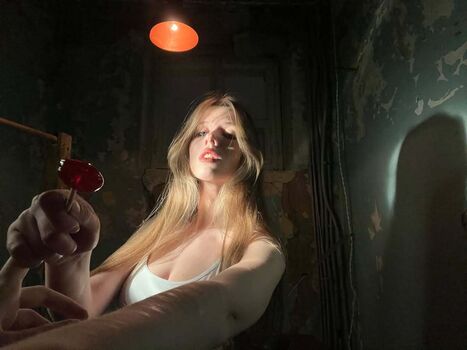 Leaked Kostandiina/ private photo viral onlyfans