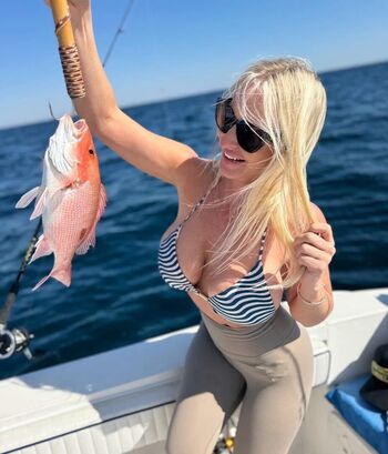 Leaked Texas hotwife private photo viral onlyfans