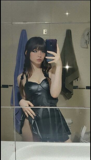 Leaked Theakaleina private photo viral onlyfans