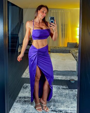 thealessia_model11b