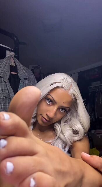 Leaked Thecameronelise private photo viral onlyfans