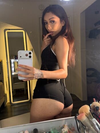 Theyenvyyalexis