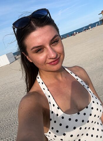 Leaked Theyounghotwife private photo viral onlyfans