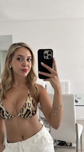 Tina Nikol