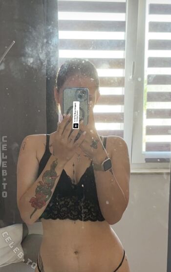 Leaked Tinelilnumb private photo viral onlyfans