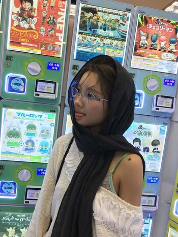 tiny.pretty.j