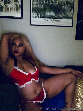 Leaked Tittiesnlipstck private photo viral onlyfans