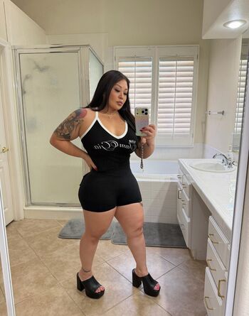 Tokyo Leigh