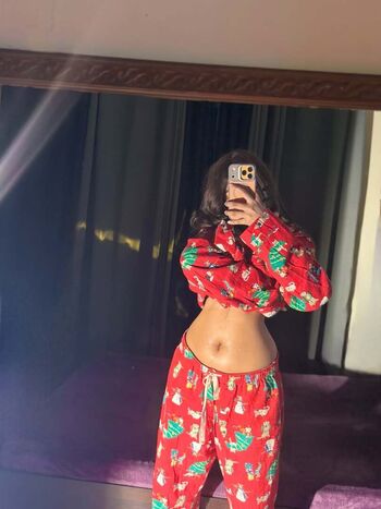 Leaked Toned belly private photo viral onlyfans