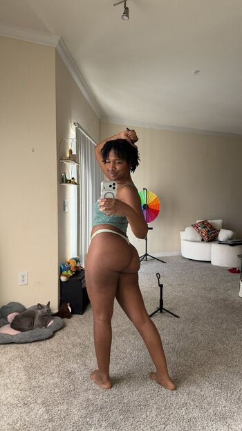 Leaked Trisbtwrkn private photo viral onlyfans