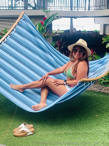 tropical_island_girl_4_u