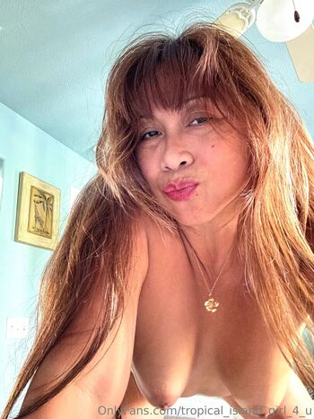 tropical_island_girl_4_u