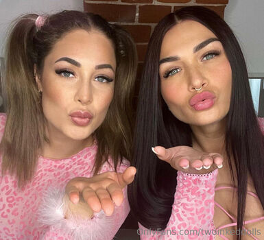 twoinkeddolls