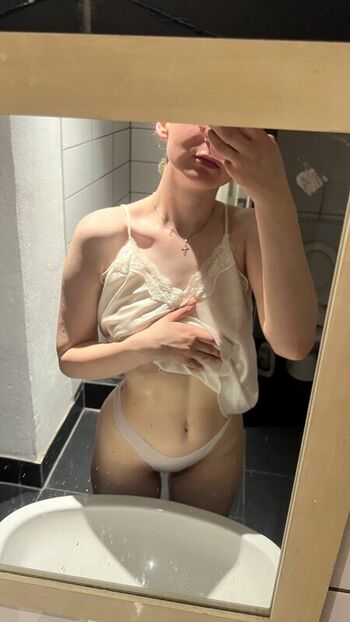 Leaked Uliankaberezka private photo viral onlyfans