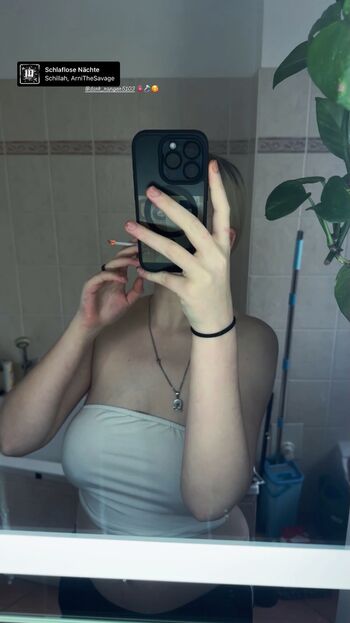 Leaked Uptempo lea private photo viral onlyfans
