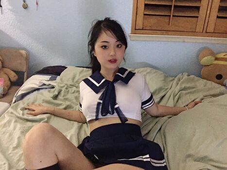 ur2dwaifu