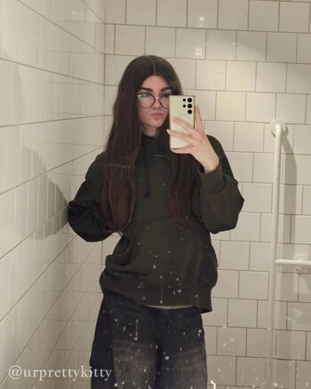 Leaked Urprettykitty private photo viral onlyfans