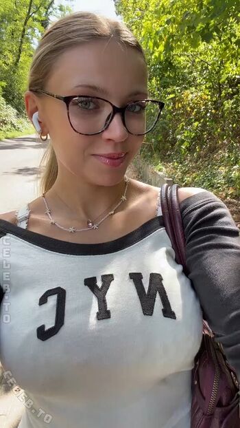 Leaked V d s olivia private photo viral onlyfans