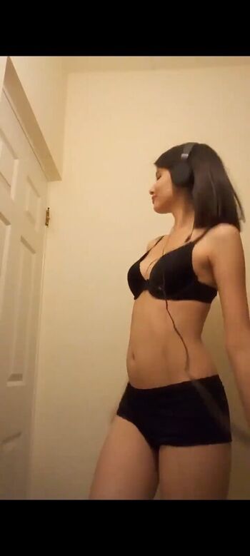 Leaked Valecast private photo viral onlyfans